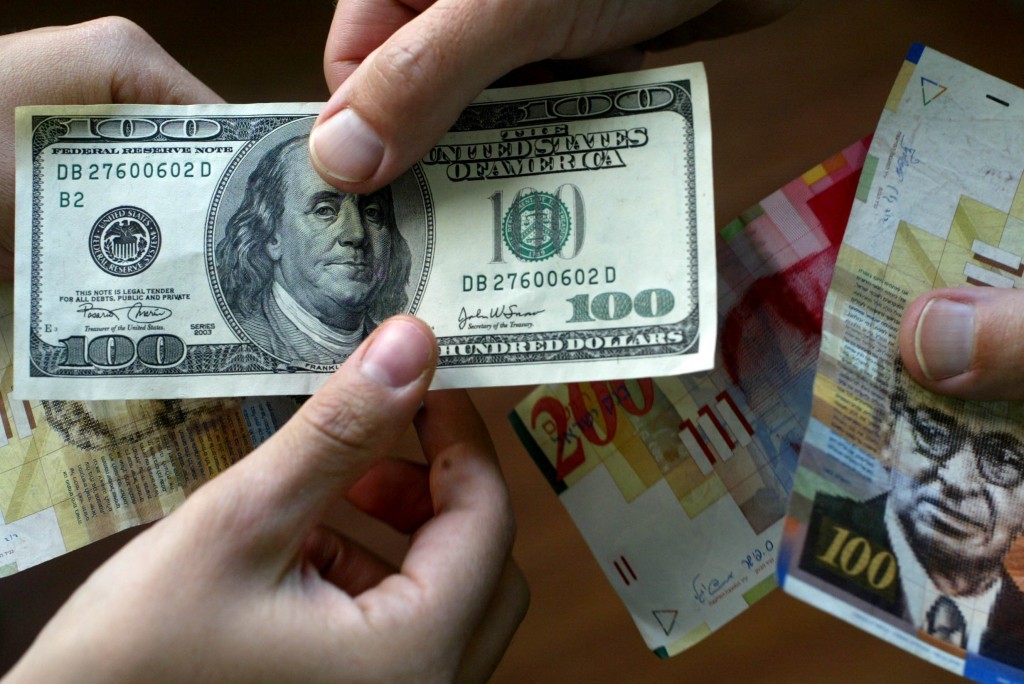 اسعار صرف العملات فى مصر اليوم الخميس 18/2/2021 وسعر الجنيه المصري مقابل الدولار