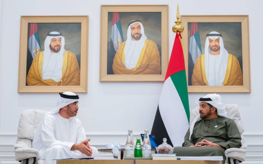 حمدان بن زايد يطلع على برامج مجلس تنافسية الكوادر الإماراتية
