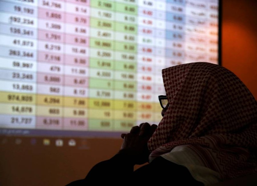 سوق الأسهم السعودية يتراجع 1%