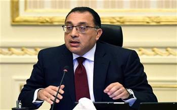 ويشدد مدبولي على أهمية النهوض بالصناعة الوطنية لتلبية احتياجات السوق المحلي والتصدير