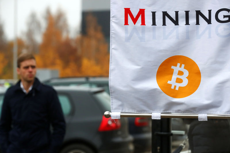 يمكن لـ MicroStrategy أن تنجو من تراجع السوق حتى تصل عملة البيتكوين إلى 3000 دولار
