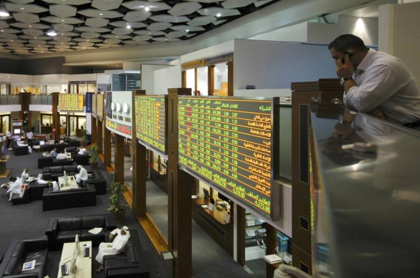 استقطبت الأسهم الإماراتية 213.9 مليون درهم من السيولة في بداية الجلسة ، وسوق دبي يرتفع من جديد