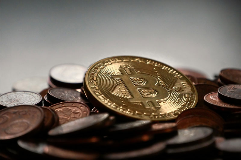 البيتكوين "تعيد المكاسب" بعد أن أرسلتها تعليقات بنك الاحتياطي الفيدرالي إلى الأسفل 3 بيتكوين