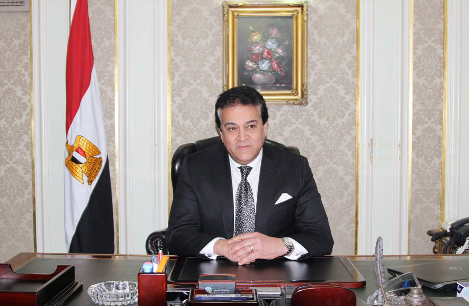 “عبد الغفار” يوجه بزيادة عدد طوابق مستشفى الأورام بأسوان لاستيعاب عدد أكبر من المرضى