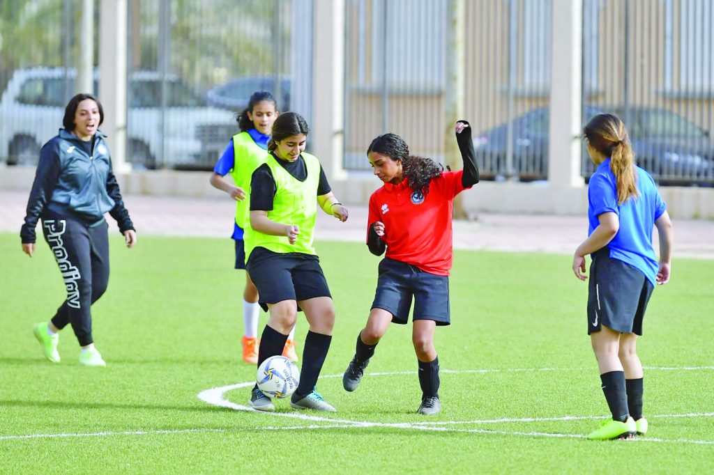 اتحاد المدارس يلتقي "العيون" في المشاركة الأولى لدوري كرة القدم للسيدات 3 المدارس يلتقي العيون في المشاركة الأولى لدوري كرة القدم