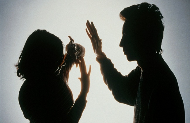 تأديب الزوجة أم جريمة يعاقب عليها الزوج؟ .. رأي الدين في ضرب الزوجة