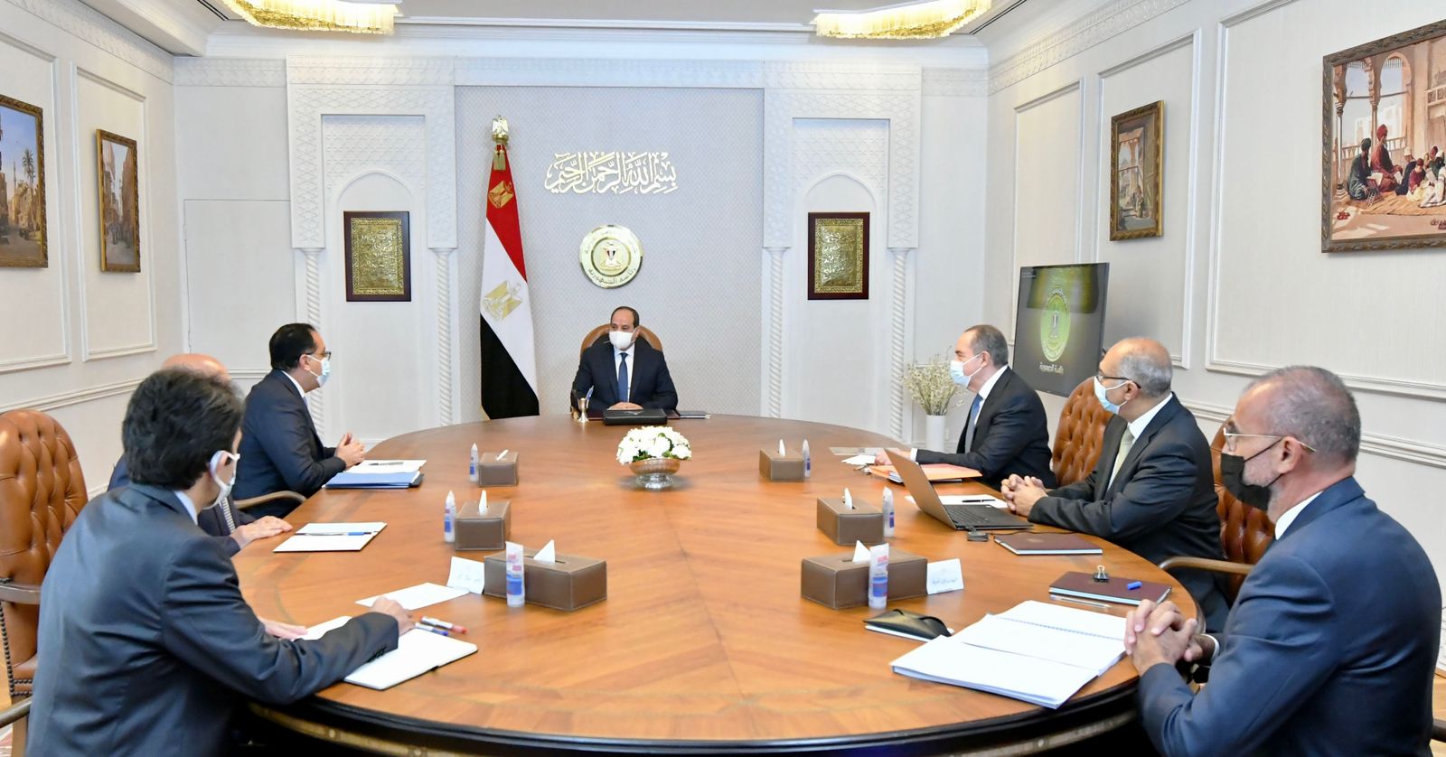 تفاصيل متابعة الرئيس السيسي للموقف التنفيذي لاستراتيجية الدولة لتوطين صناعة السيارات الكهربائية في مصر