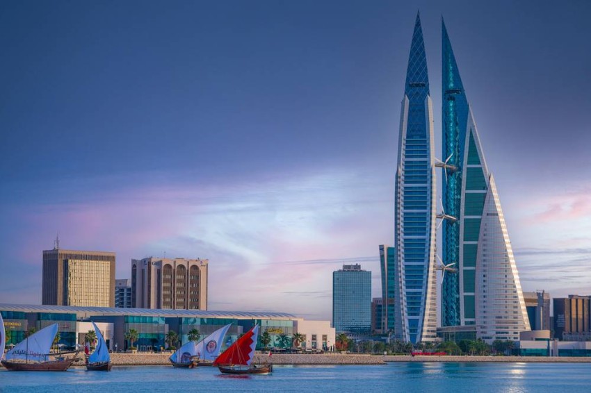 تقدم البحرين تأشيرة إقامة “ذهبية” دائمة لجذب المواهب والاستثمارات