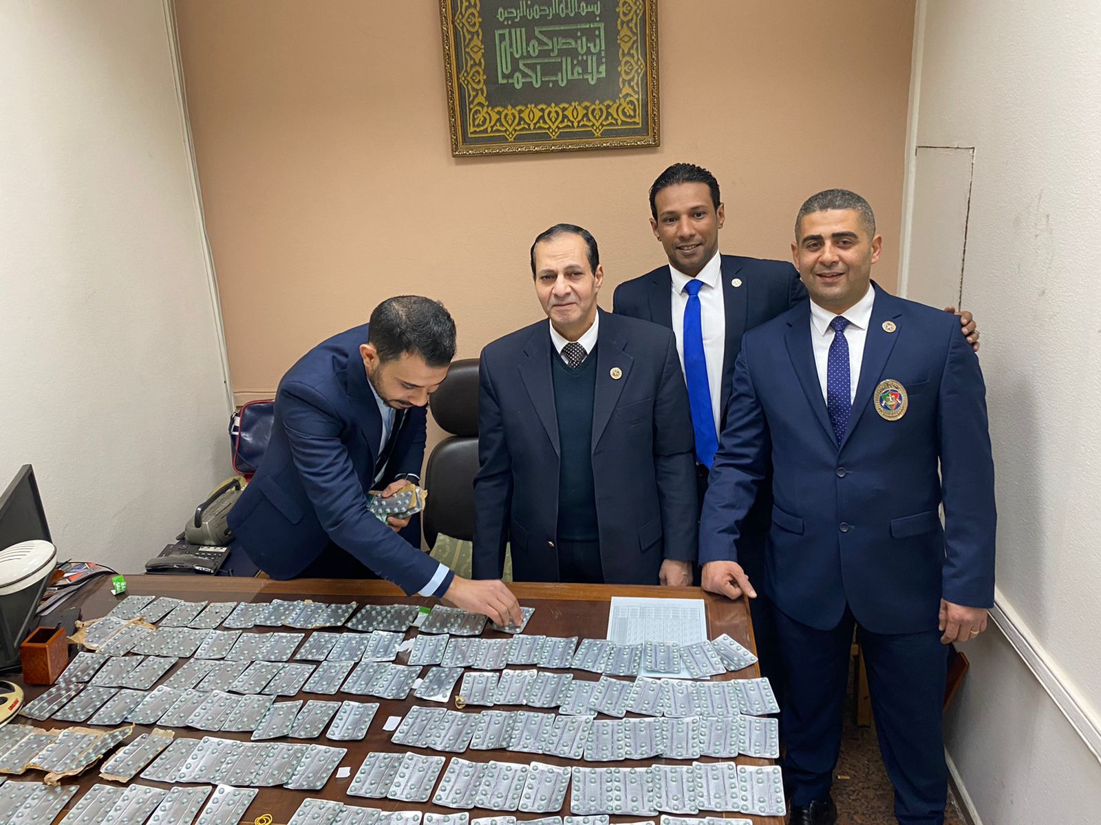 جمارك مطار القاهرة الدولي تضبط محاولة تهريب عدد من الأقراص المخدرة
