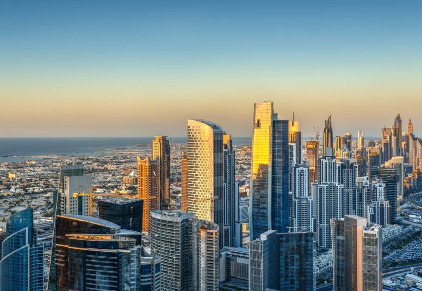 خبراء: الضريبة تعزز الشفافية والقدرة التنافسية لدولة الإمارات كمركز مالي عالمي