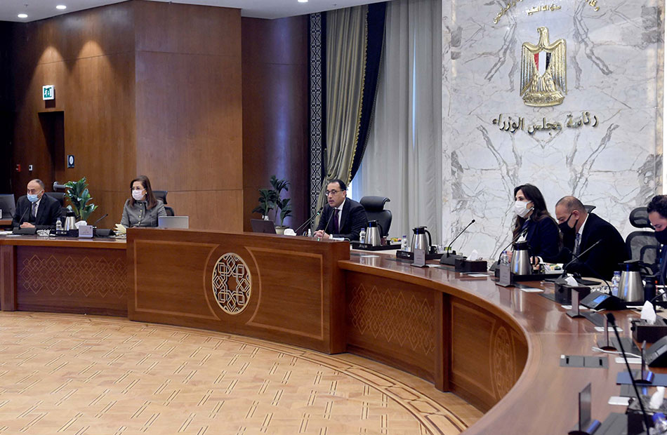 رئيس مجلس الوزراء يتابع استعدادات استضافة مصر للدورة السابعة والعشرين لمؤتمر التغير المناخي “كوب 27” |  صورة فوتوغرافية