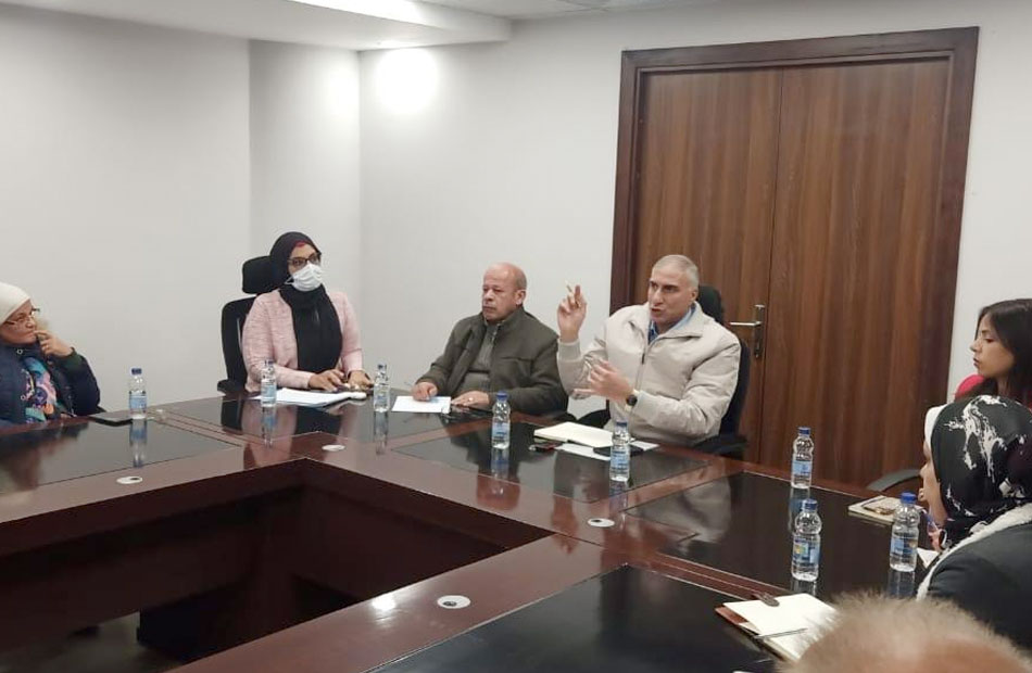 رئيس هيئة القاهرة الجديدة يجتمع مع ممثلي سكان التجمع الأول لمناقشة مقترحاتهم وشكاويهم |  صورة فوتوغرافية