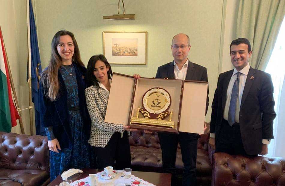 وفد من تنسيق أحزاب الشباب والسياسيين يلتقي السفير المجري بالقاهرة