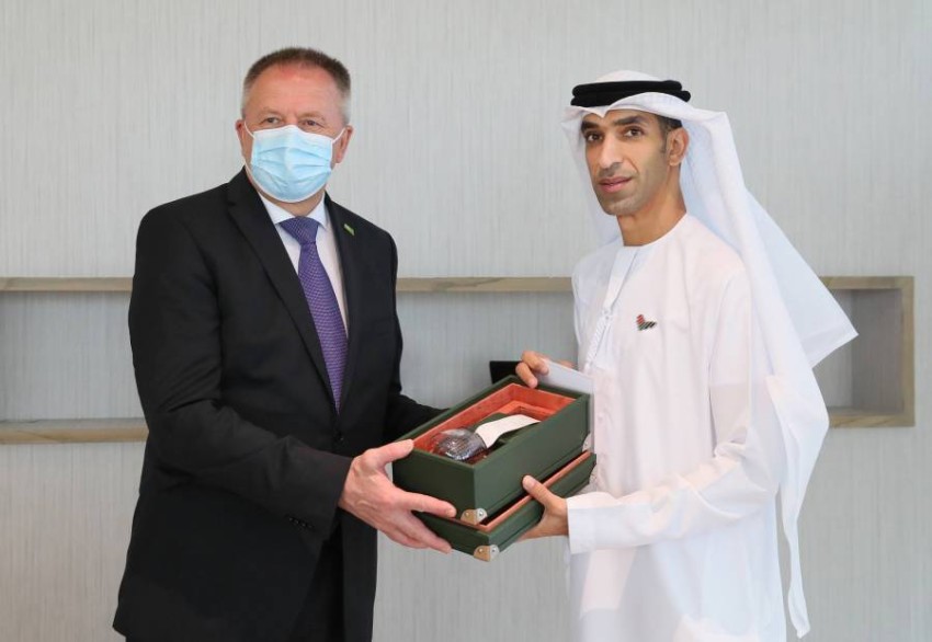 الإمارات وسلوفينيا تبحثان تطوير الشراكة الاقتصادية
