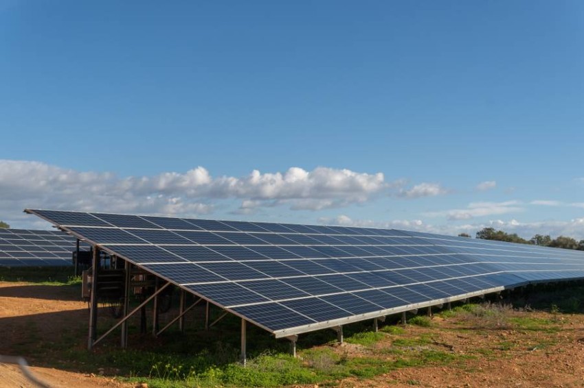 بقيمة 100 مليون دولار ، منحت تونس عقدًا لشركة IMIA Power الإماراتية لبناء وتشغيل محطة للطاقة الشمسية في القيروان