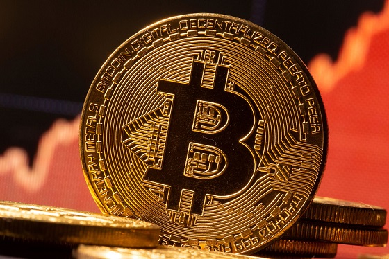 عاجل: تستمر العملات المشفرة في الانخفاض ... ومنصة جديدة توفر ثلث موظفيها