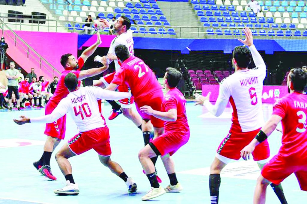 يد العميد .. بطل الدوري للمرة العاشرة على التوالي 3 العميد بطل الدوري للمرة العاشرة على التوالي