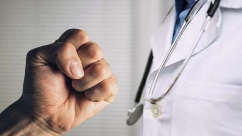 عزل 4 أساتذة طب المنصورة .. سرقوا البحوث الطبية وتزوير نتائج التجارب – الحوادث