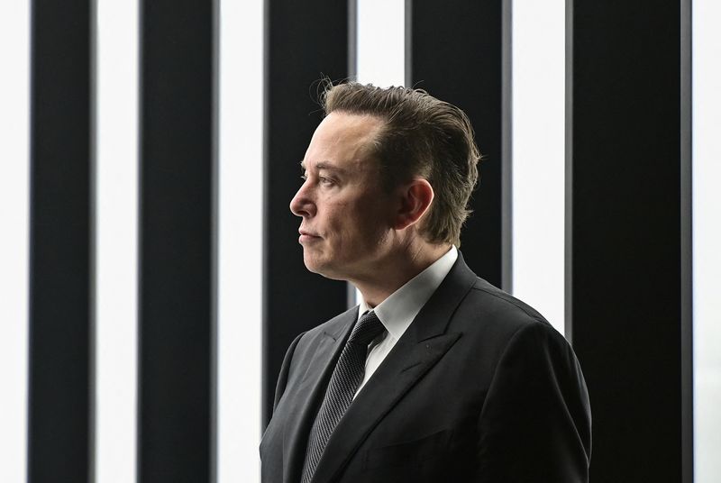هل قامت Tesla ببيع مقتنيات البيتكوين الخاصة بها؟